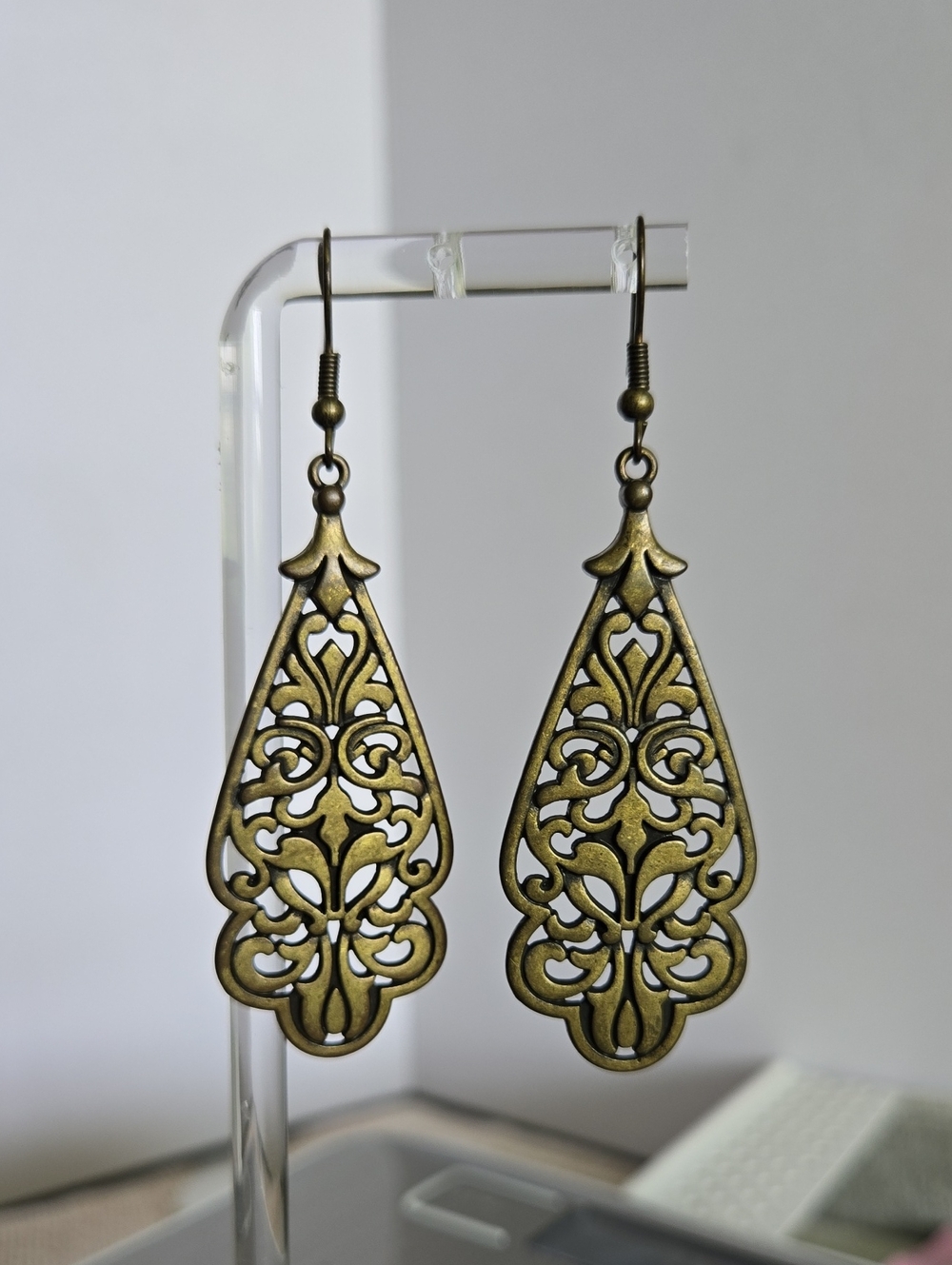 Vintage Brass Filigree Teardrop Earrings - Antique Gold Tone